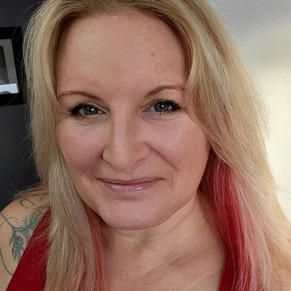 Meet your Posher, Cynthia - Picture 12 of 14